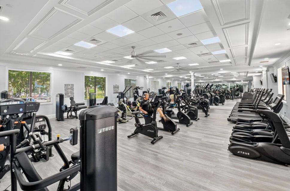 VALENCIA PALMS 1 - Residential