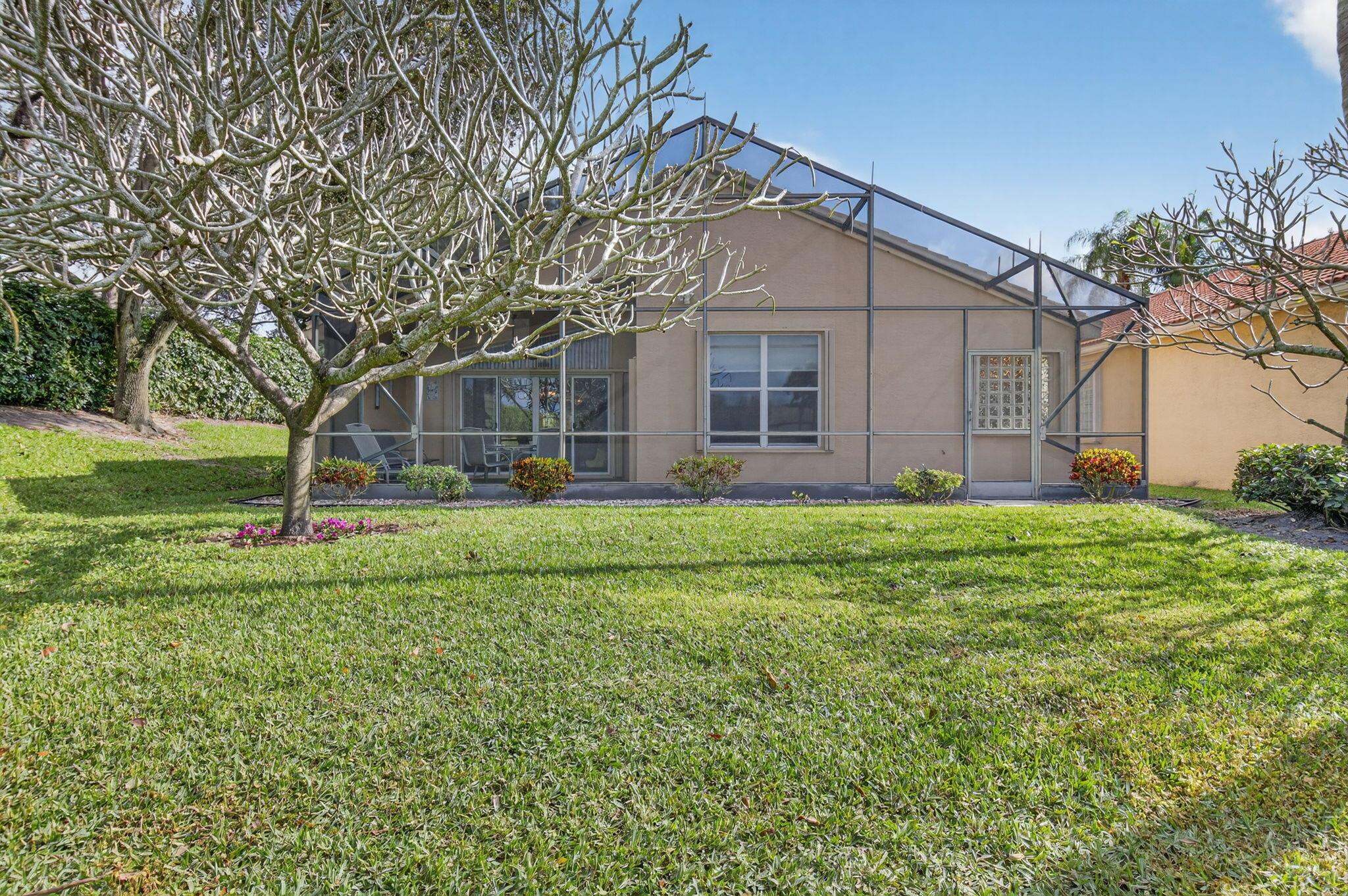 VALENCIA PALMS 1 - Residential