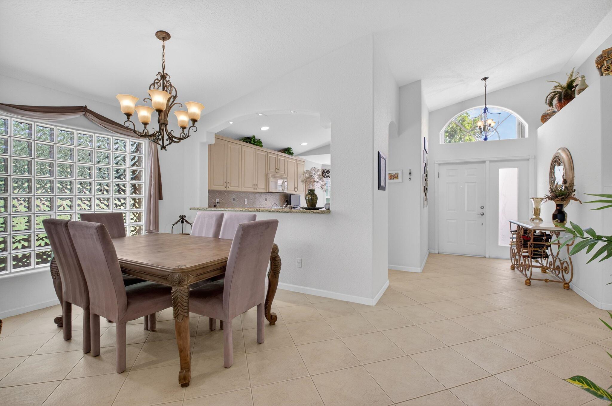 VALENCIA PALMS 1 - Residential