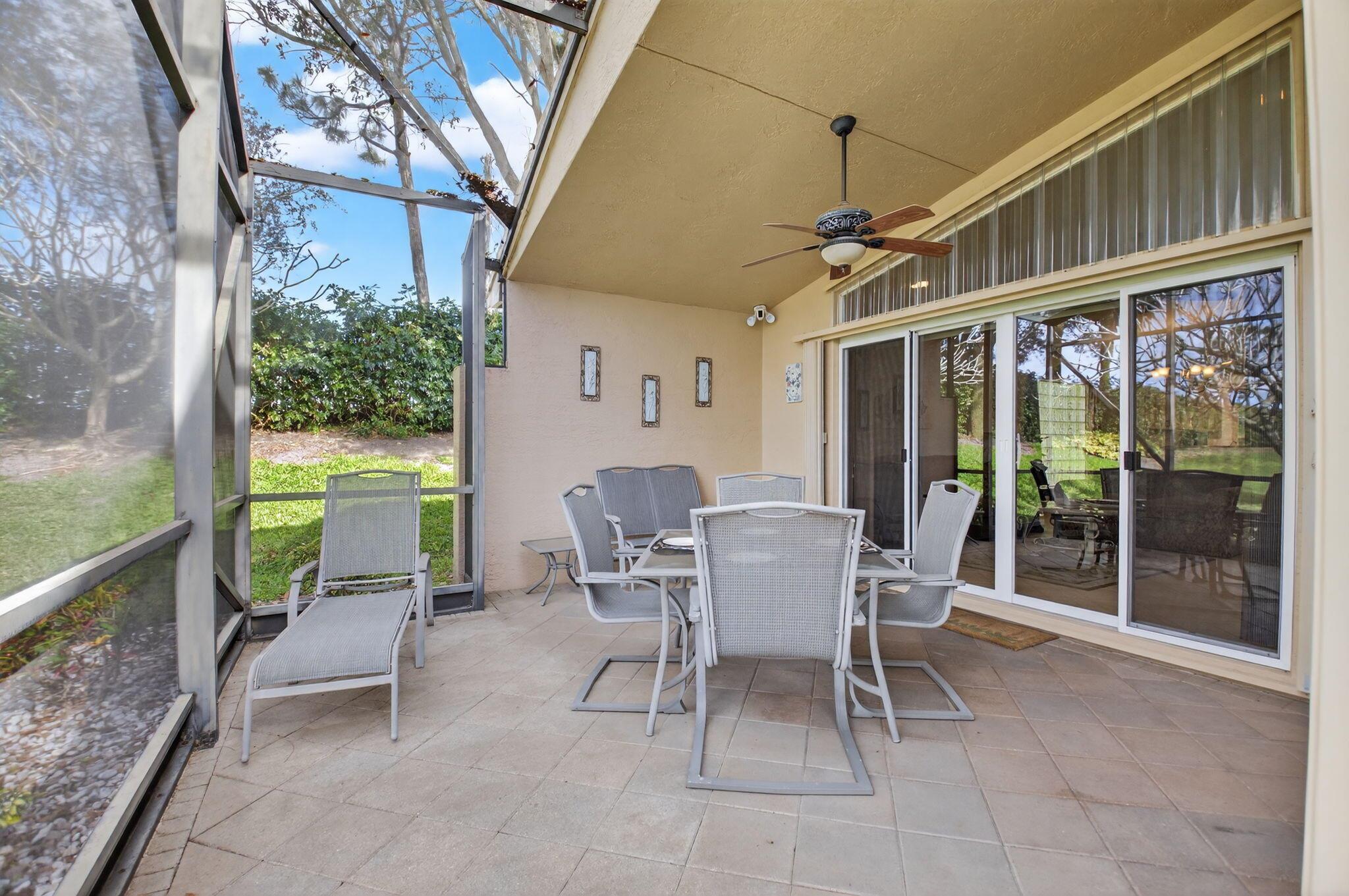 VALENCIA PALMS 1 - Residential