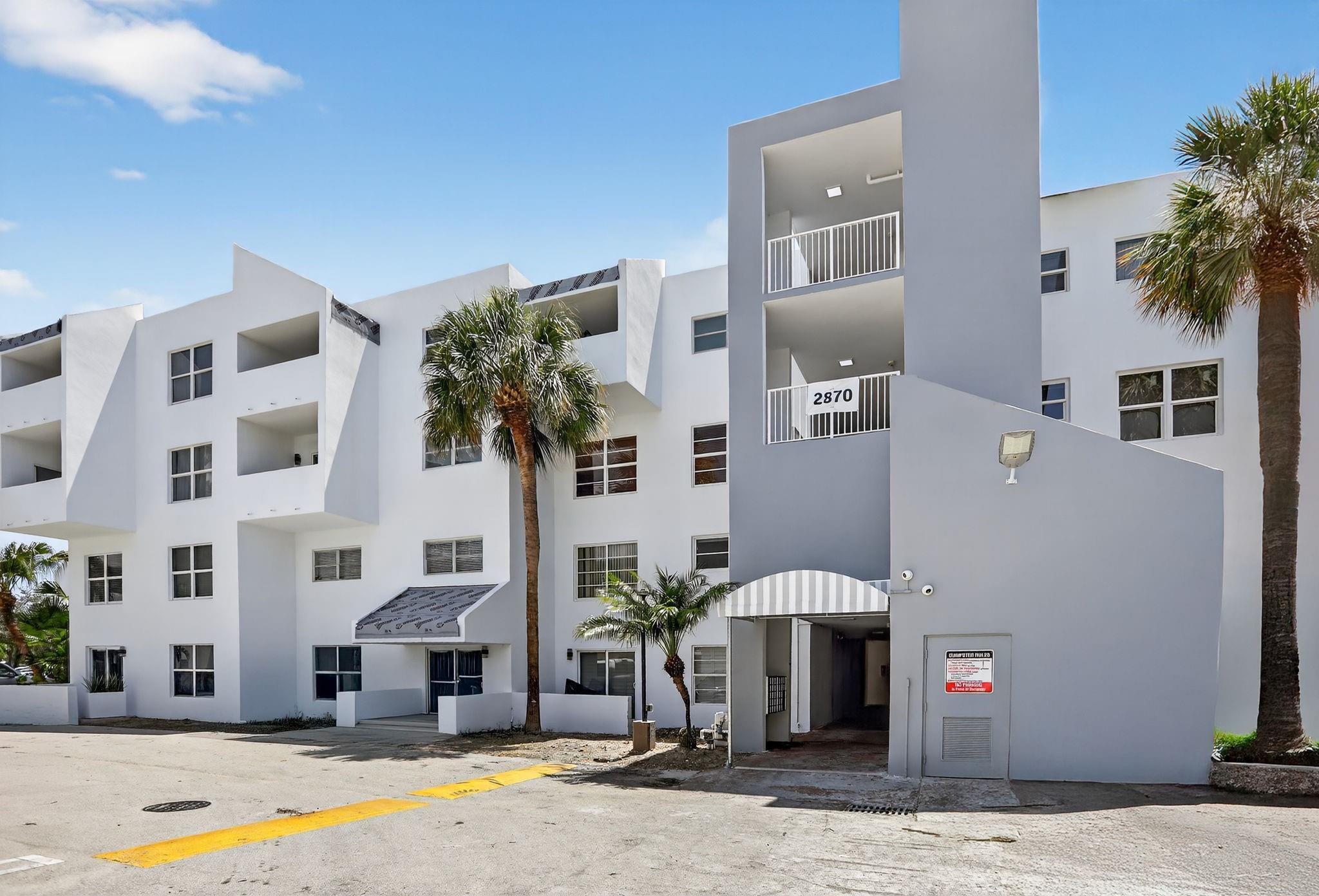 2870 NE 14th St Causeway 104c