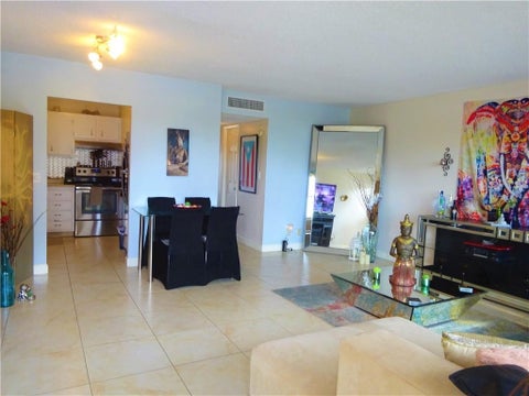 Tiny photo for 2840 NE 14th Street Causeway #109, Pompano Beach, FL 33062 (MLS # B26071545)