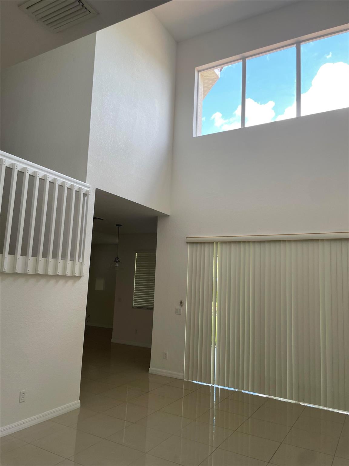 15320 Laguna Hills Dr, Fort Myers, FL, 33908/$555,000 2 15320 Laguna Hills Dr