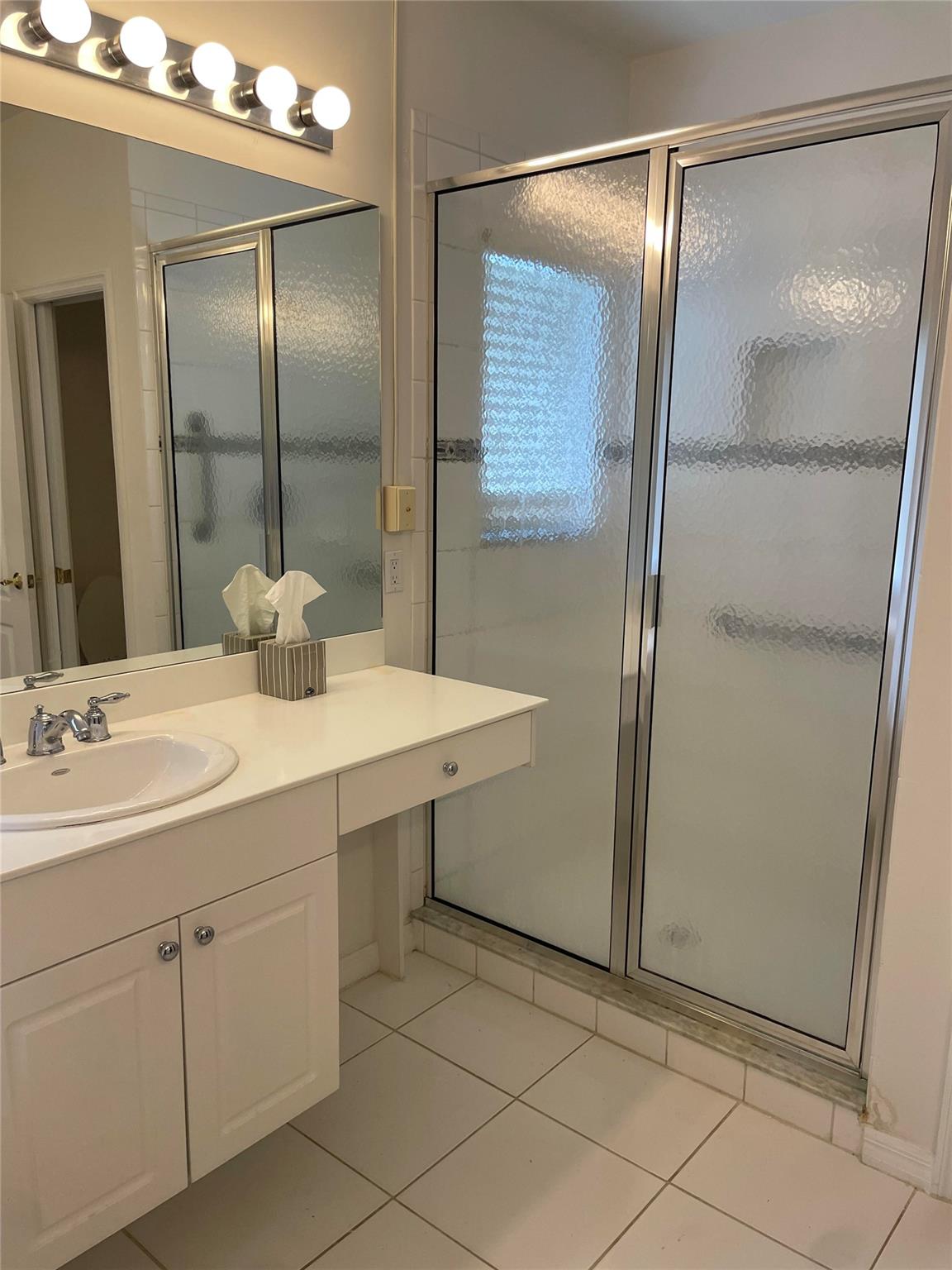 15320 Laguna Hills Dr, Fort Myers, FL, 33908/$555,000 4 15320 Laguna Hills Dr