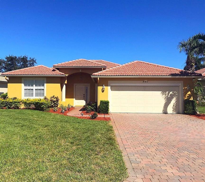 Photo of 541 NW Waverly Circle, Port Saint Lucie, FL 34983 (MLS # R10733513)