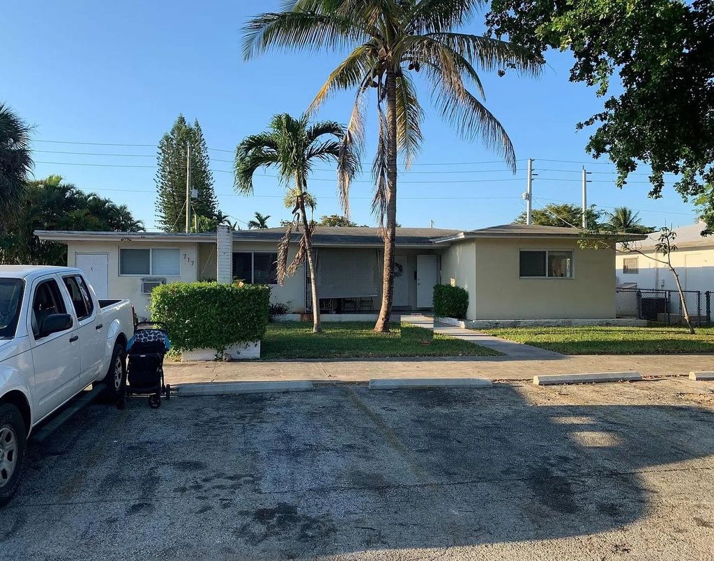 Photo of 717 NE 10th Avenue #3, Hallandale Beach, FL 33009 (MLS # F10546022)