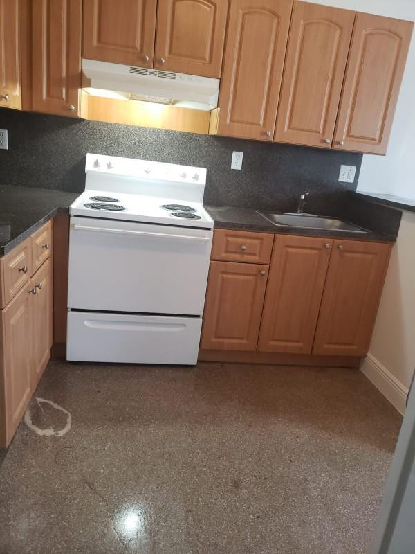 717 NE 10th Avenue 3