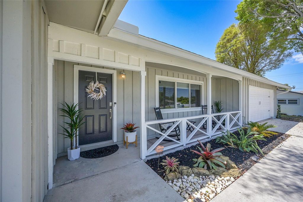 Photo of 340 SW 10th Avenue, Boynton Beach, FL 33435 (MLS # F10503081)