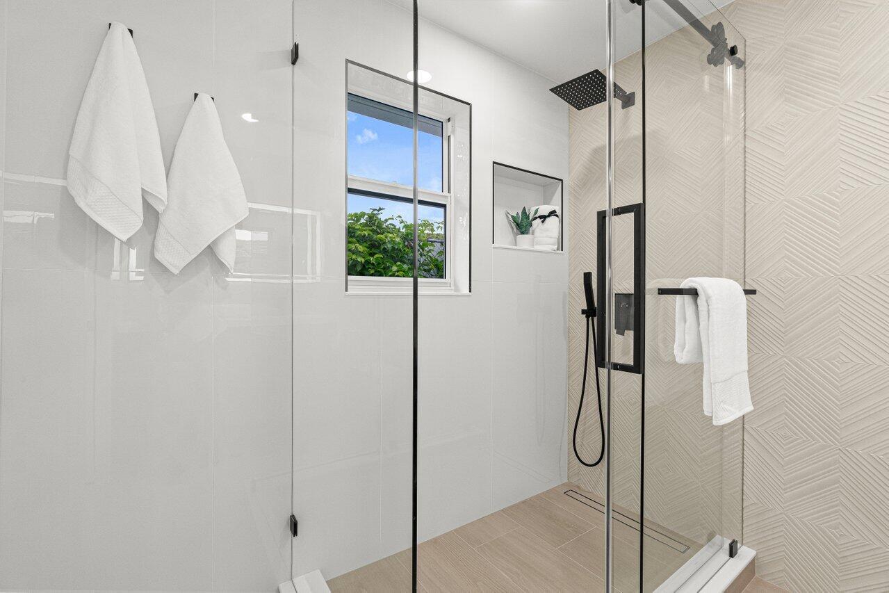 FOREST HILLS - Residential