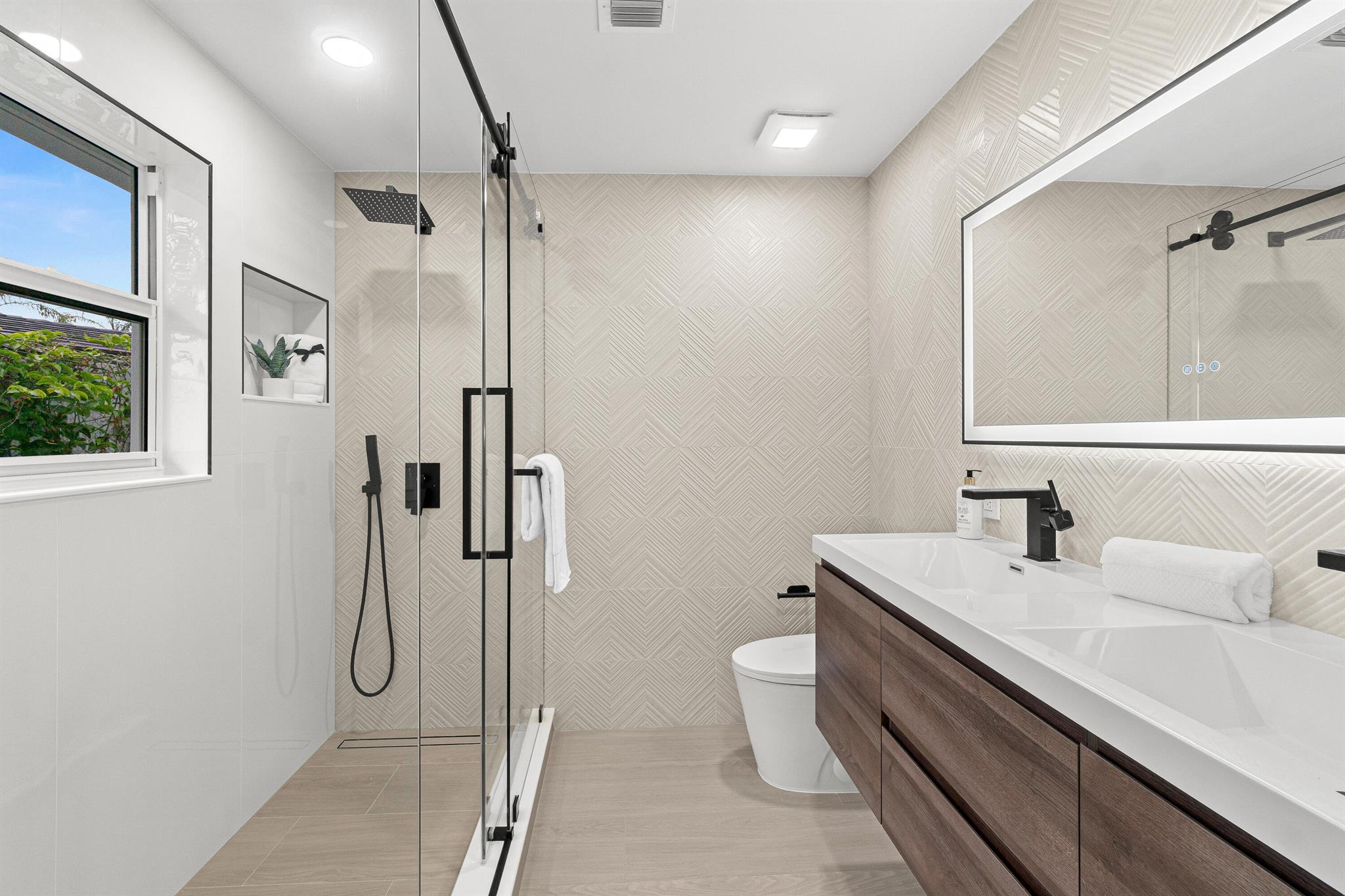 FOREST HILLS - Residential