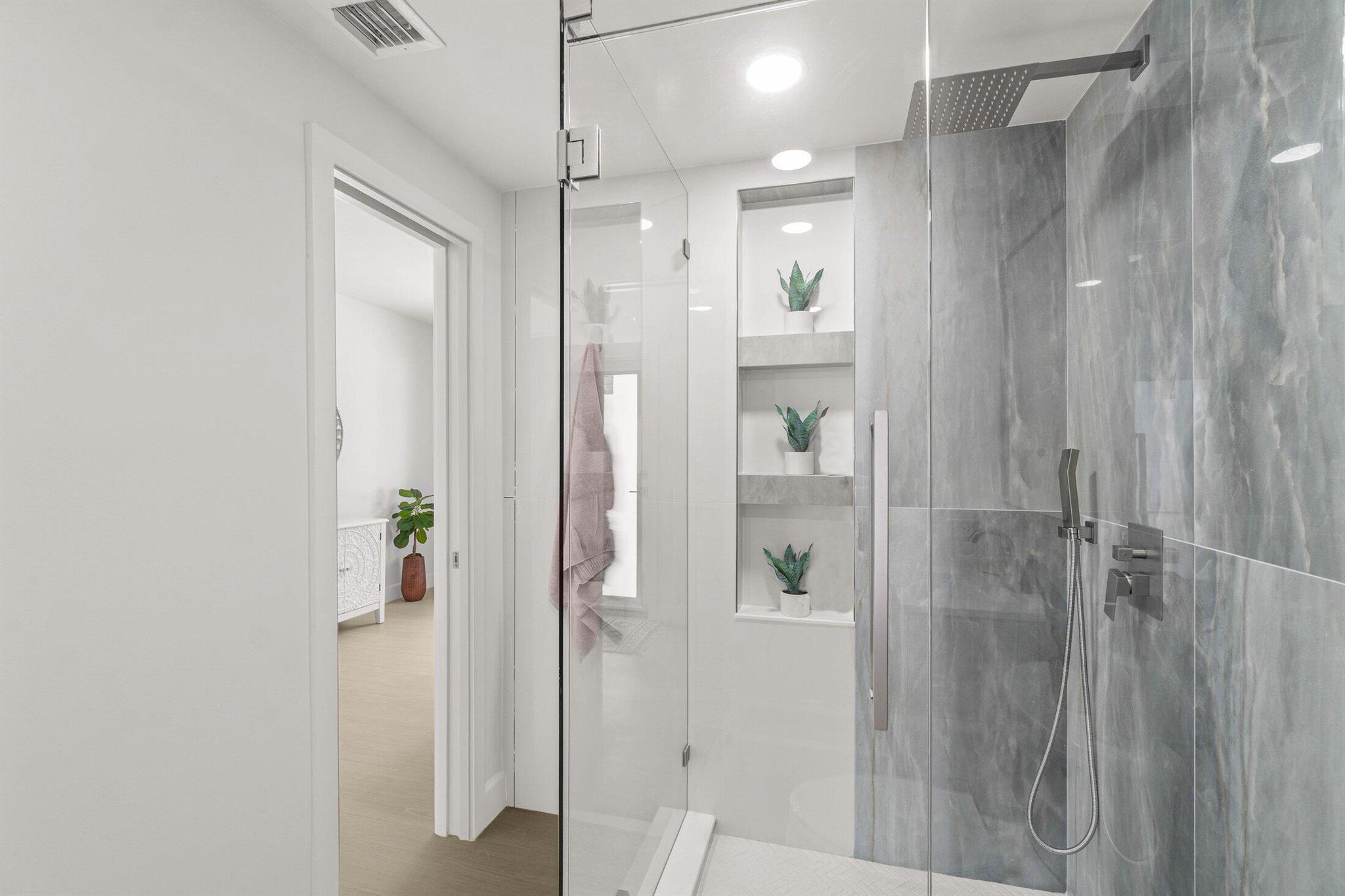 FOREST HILLS - Residential