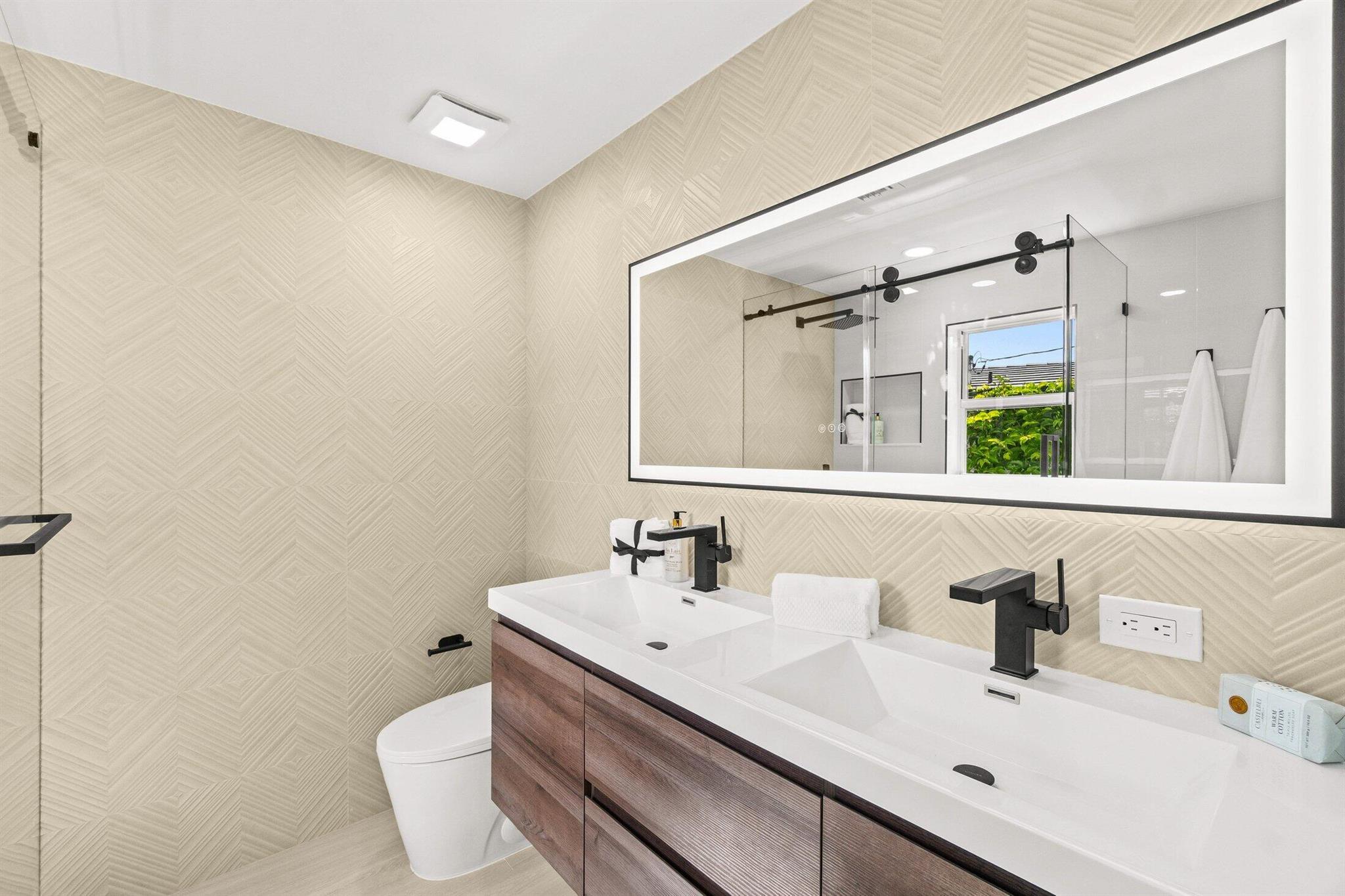 FOREST HILLS - Residential