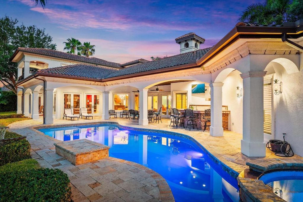 Photo of 18669 SE Palm Island Lane, Jupiter, FL 33458 (MLS # R11117349)