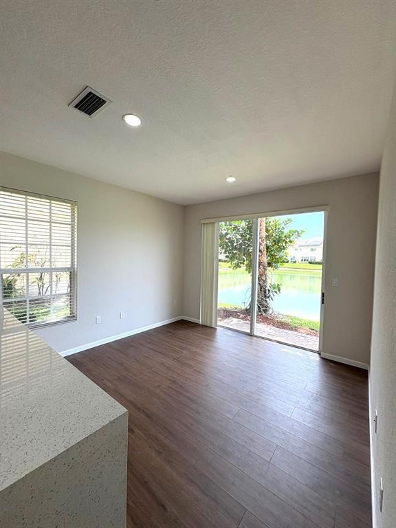 THE ISLES AT OAKLAND PARK - Residential