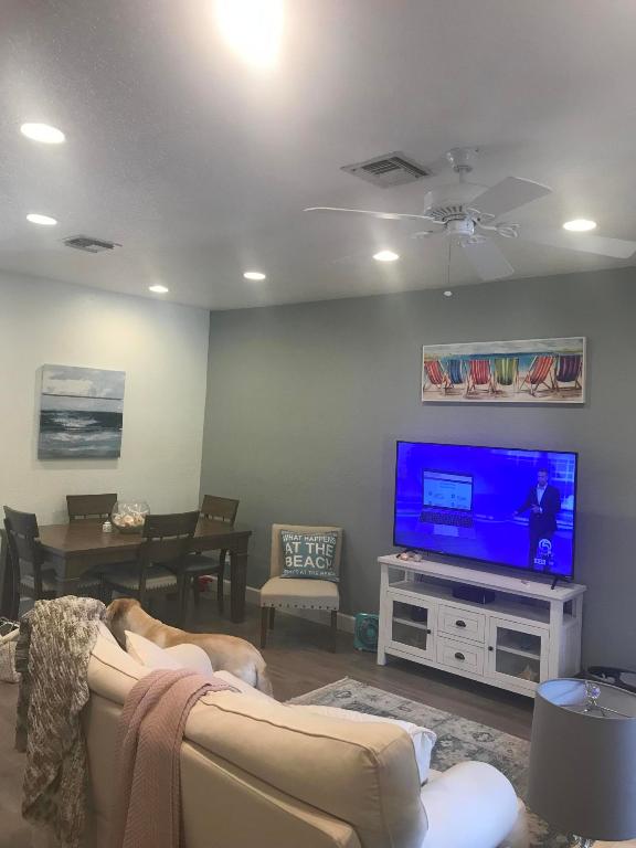 SANDPIPER COVE AT BOTANICA CONDO - Residential Lease