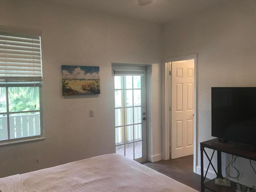 SANDPIPER COVE AT BOTANICA CONDO - Residential Lease