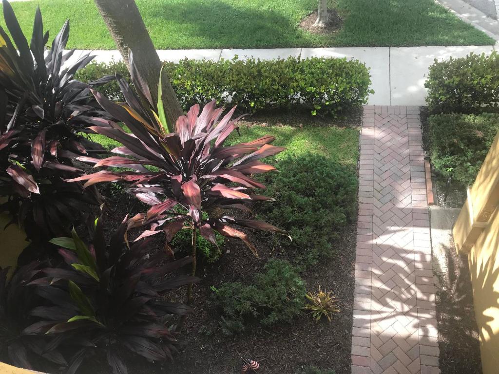 SANDPIPER COVE AT BOTANICA CONDO - Residential Lease