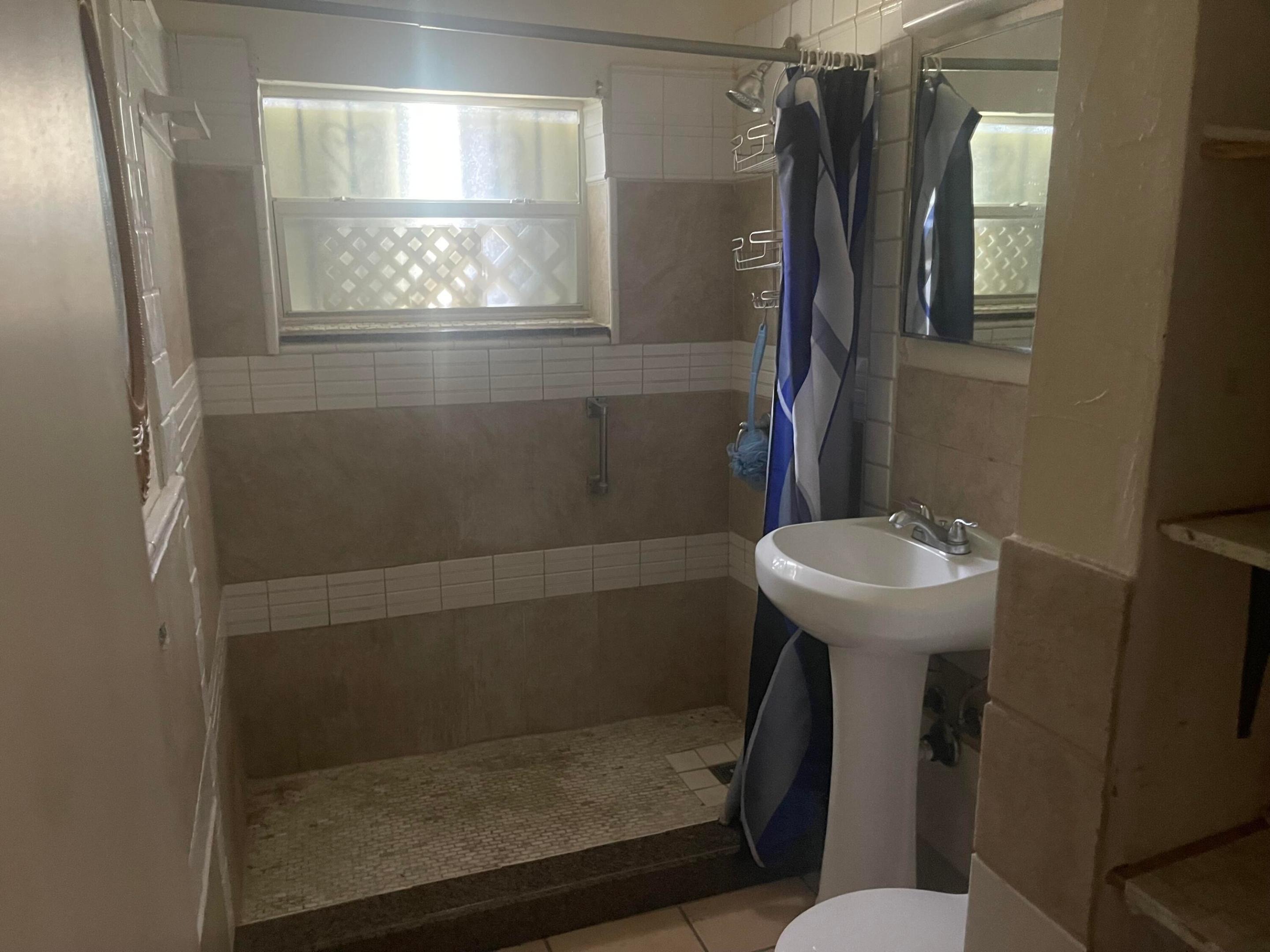 ROSEMONT GARDENS UNIT A - Residential