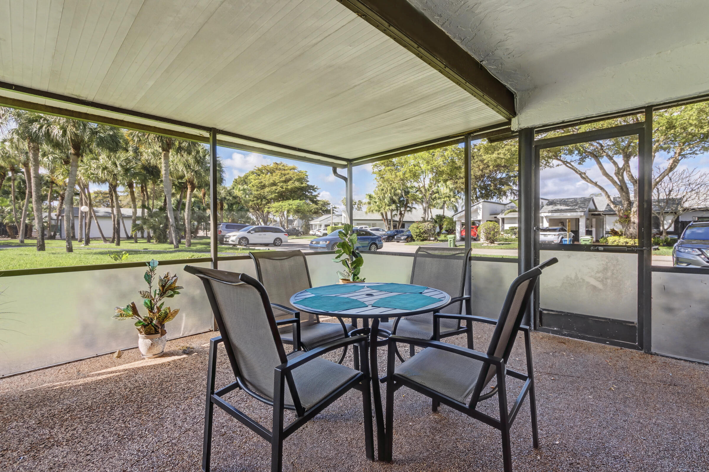 VILLAS AT BONAVENTURE IN TR 37 S - Residential