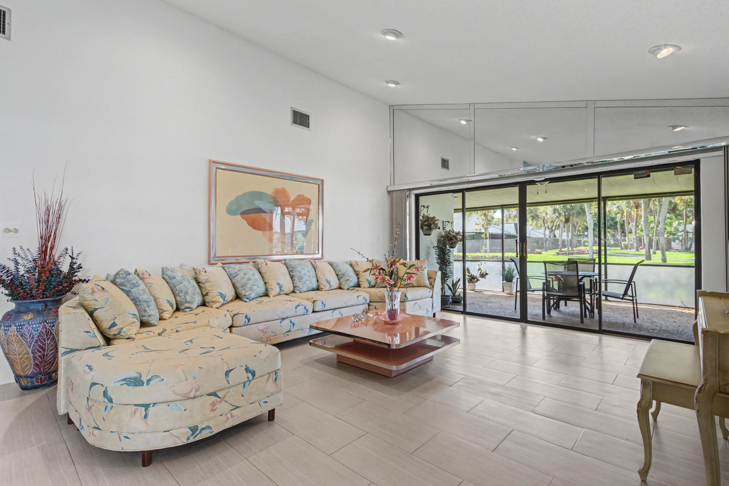 VILLAS AT BONAVENTURE IN TR 37 S - Residential