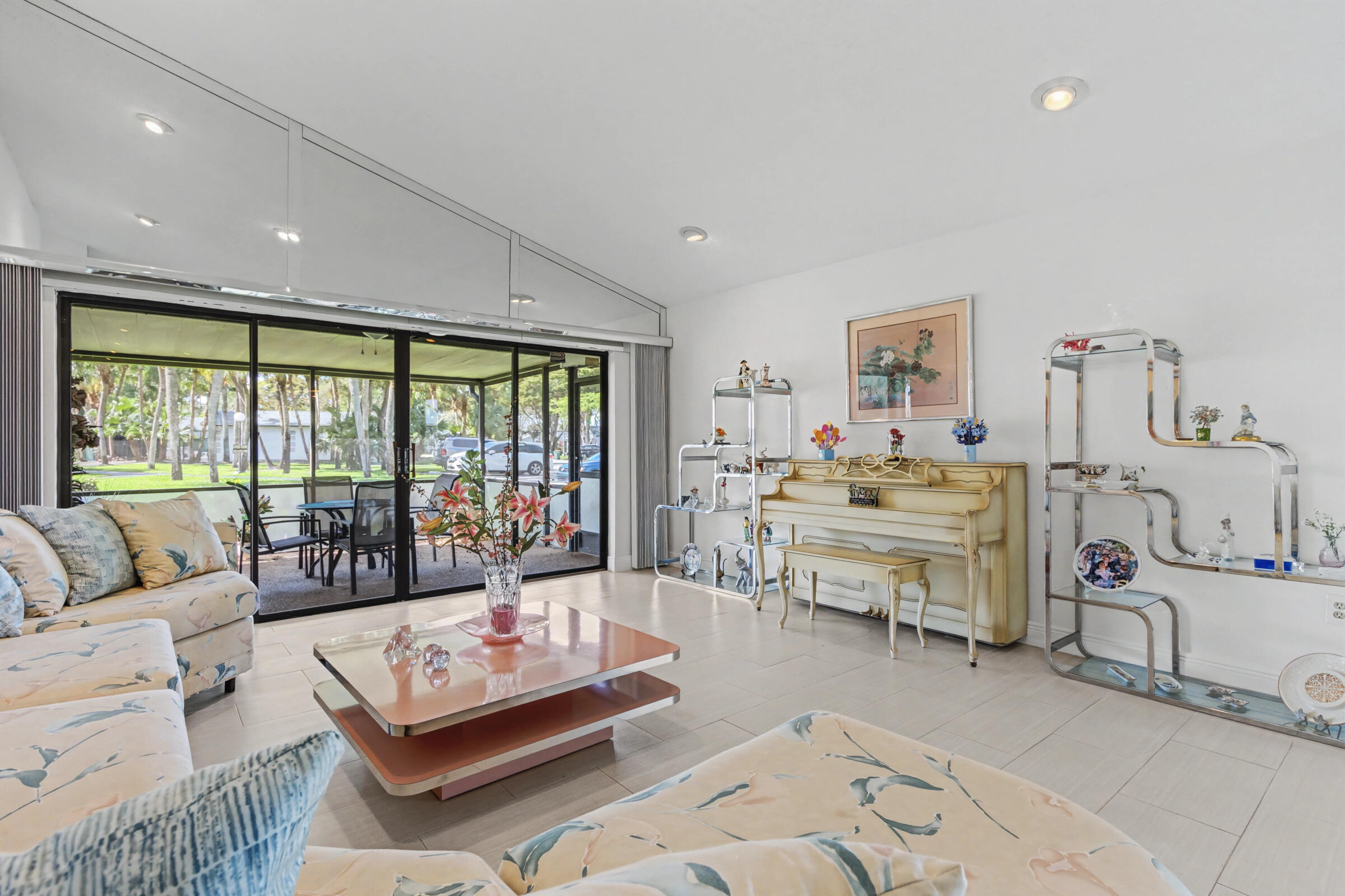 VILLAS AT BONAVENTURE IN TR 37 S - Residential