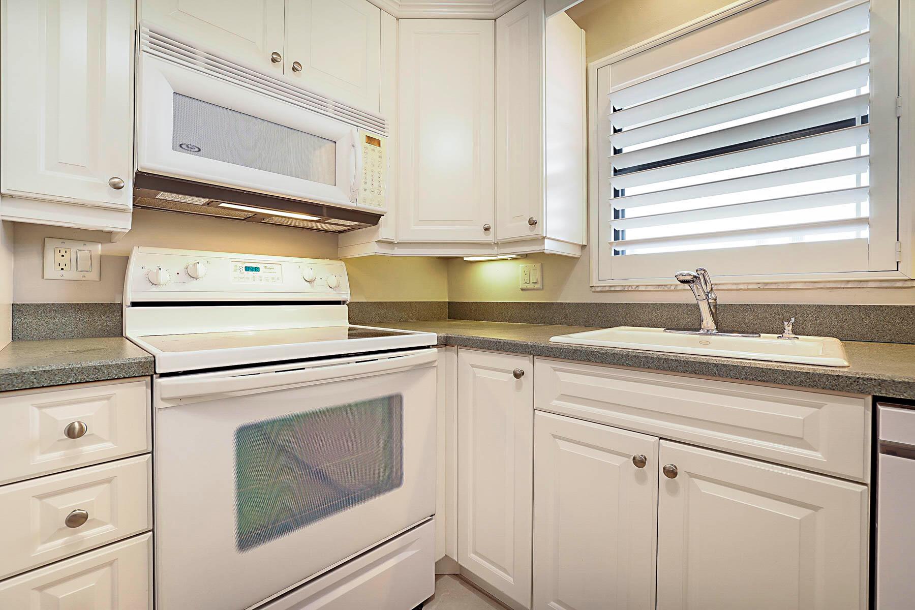 Jupiter, Florida 33477, United States, 2 Bedrooms Bedrooms, ,2 BathroomsBathrooms,Residential,Active,209538