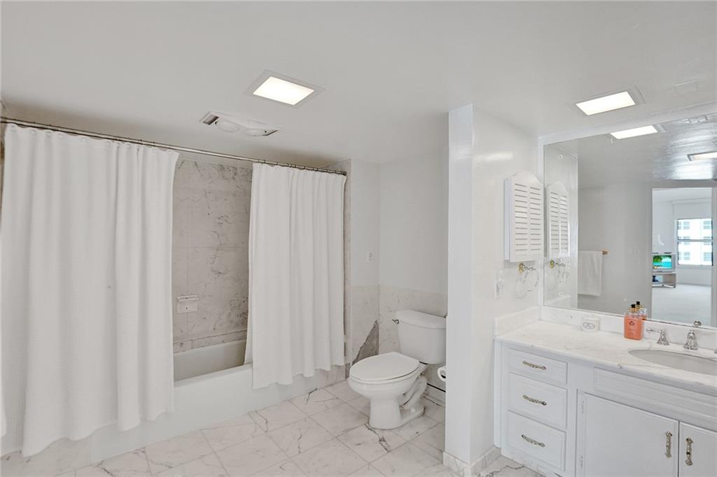 REGENCY TOWER CONDO - Residential