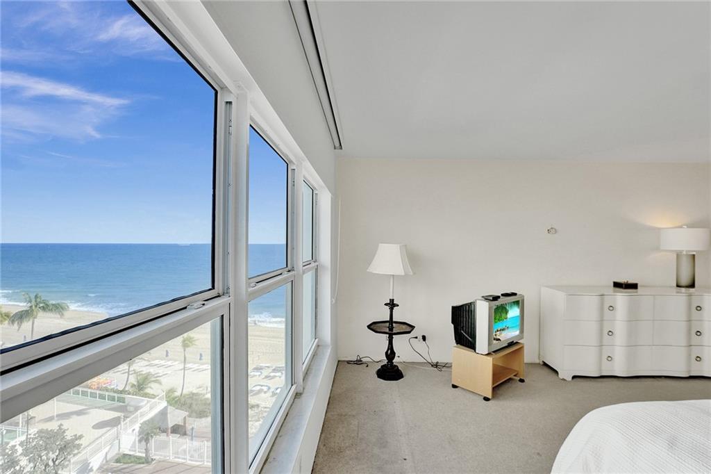 REGENCY TOWER CONDO - Residential
