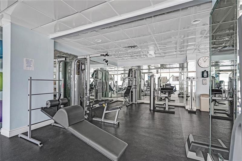 REGENCY TOWER CONDO - Residential