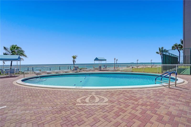 REGENCY TOWER CONDO - Residential