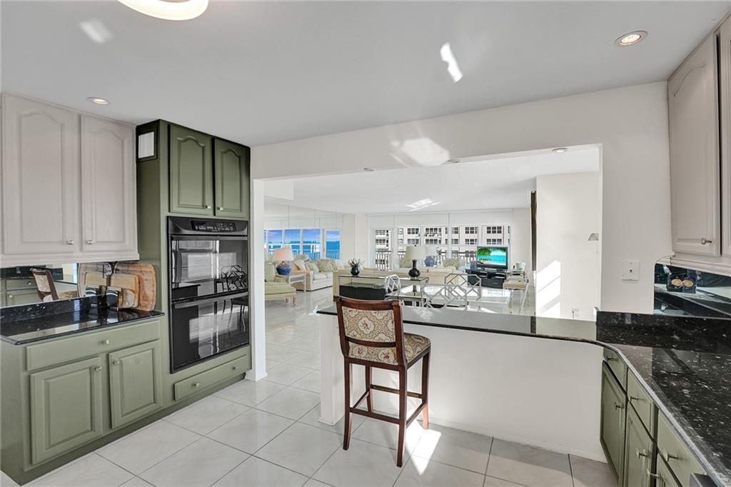 REGENCY TOWER CONDO - Residential