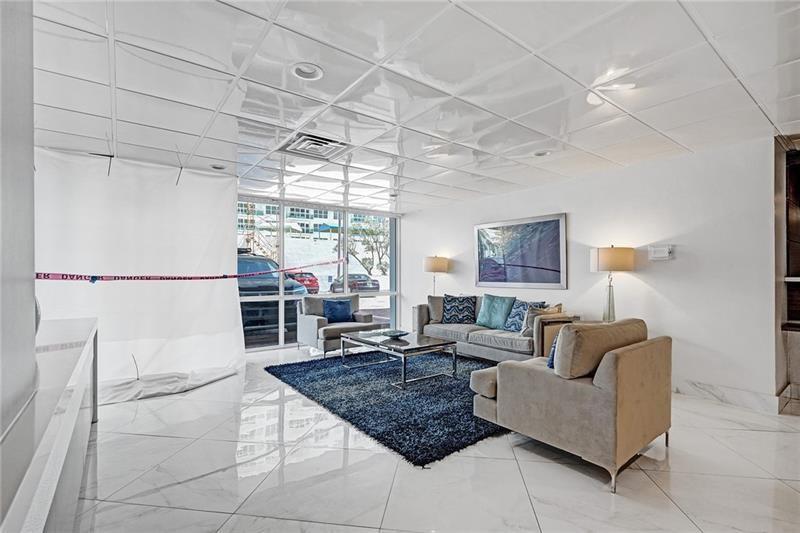 REGENCY TOWER CONDO - Residential