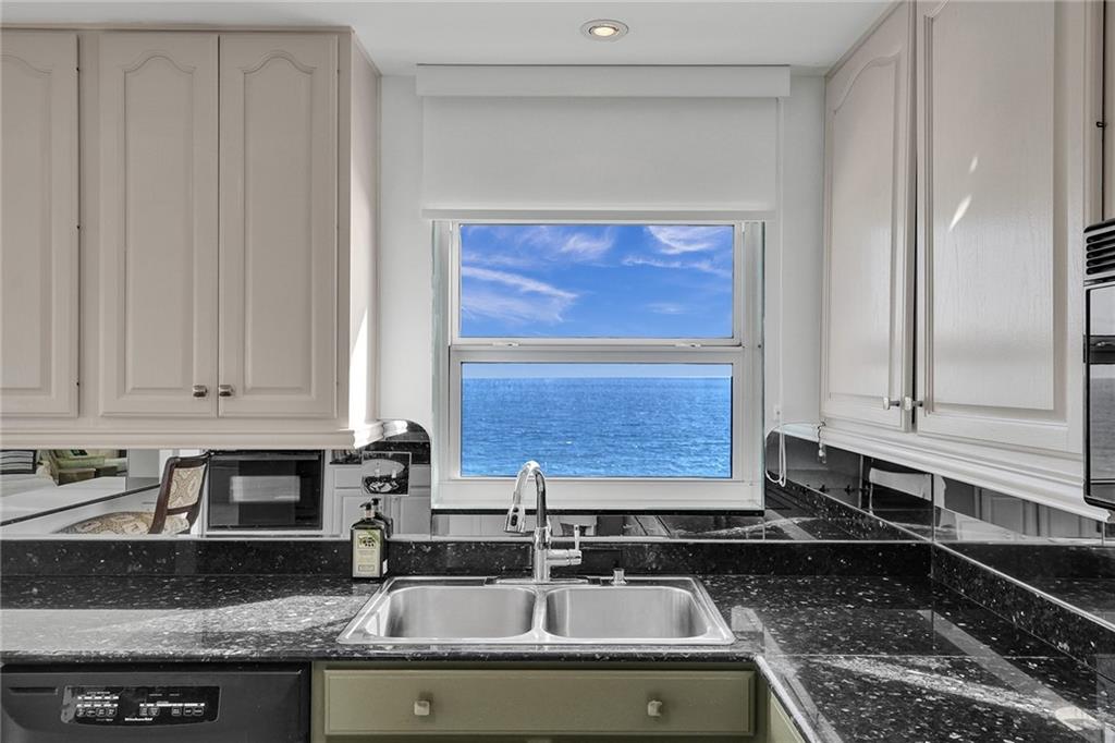 REGENCY TOWER CONDO - Residential