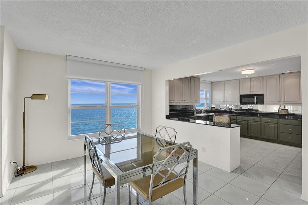 REGENCY TOWER CONDO - Residential