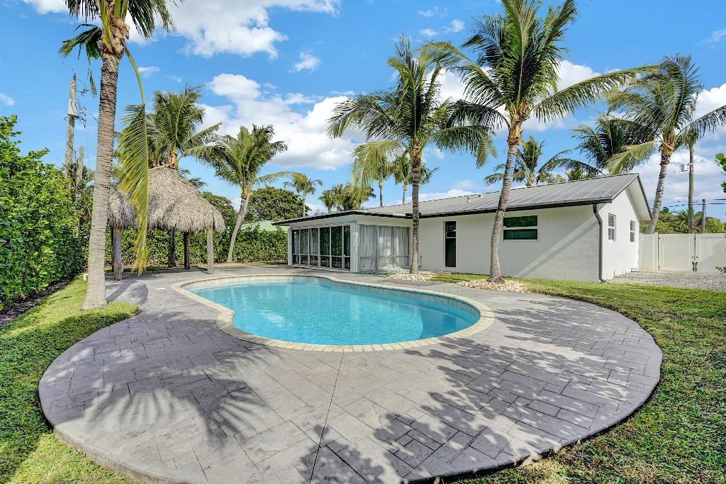 1502 NW 4th Ave