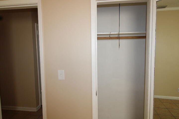 BLUE HERON PARK 4 - Residential Lease