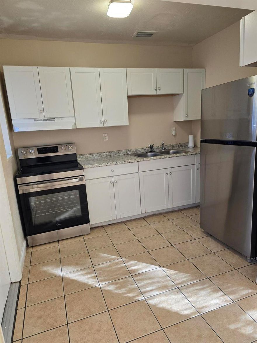 Nice 3 bedroom 1 bath single family home that is move in ready. Home features an extra room that can be used for a family room, office or an extra bedroom. Home has an open porch. Also there is a shed for extra storage. Minutes to major roads, transportation and' the beaches.