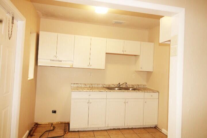 BLUE HERON PARK 4 - Residential Lease