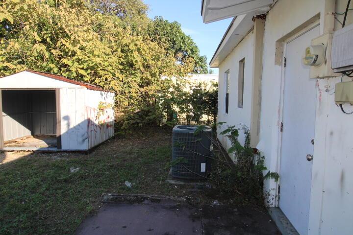 BLUE HERON PARK 4 - Residential Lease