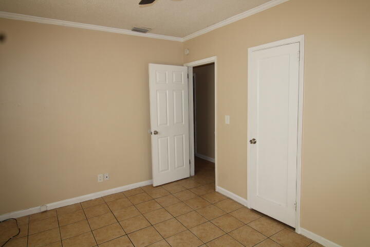 BLUE HERON PARK 4 - Residential Lease