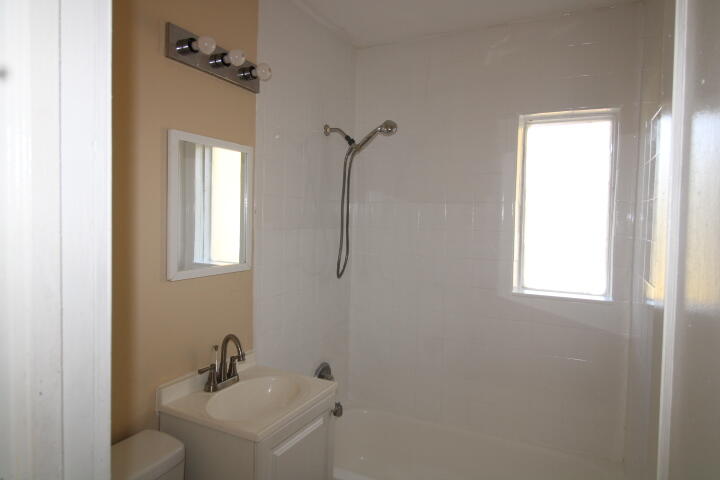 BLUE HERON PARK 4 - Residential Lease