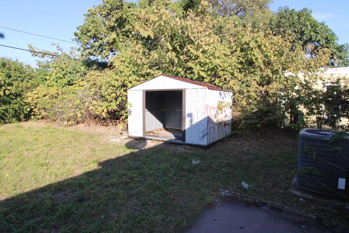 BLUE HERON PARK 4 - Residential Lease