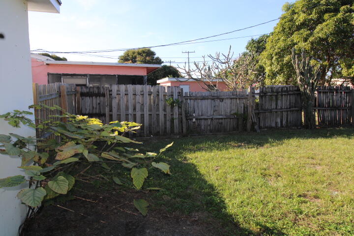 BLUE HERON PARK 4 - Residential Lease