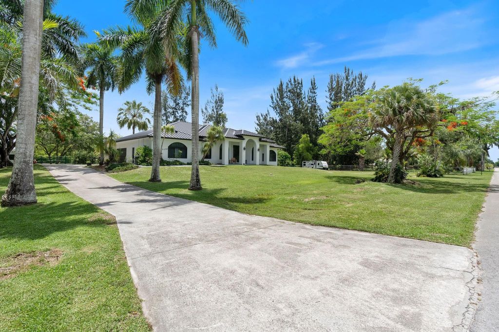 Photo of 5350 SW 198th Terrace, Southwest Ranches, FL 33332 (MLS # F10506353)