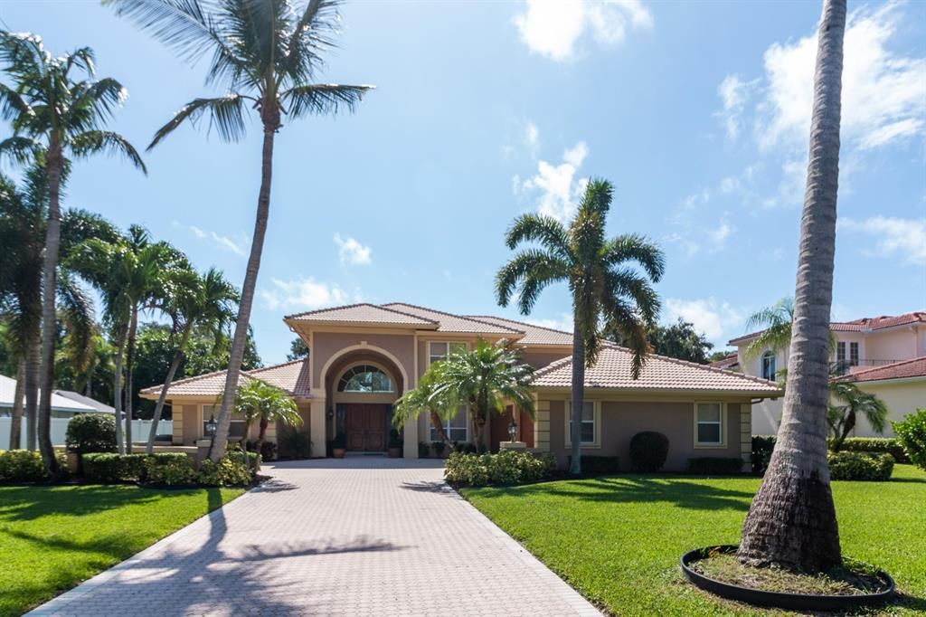 Photo of 36 W High Point Road, Sewalls Point, FL 34996 (MLS # R10633816)