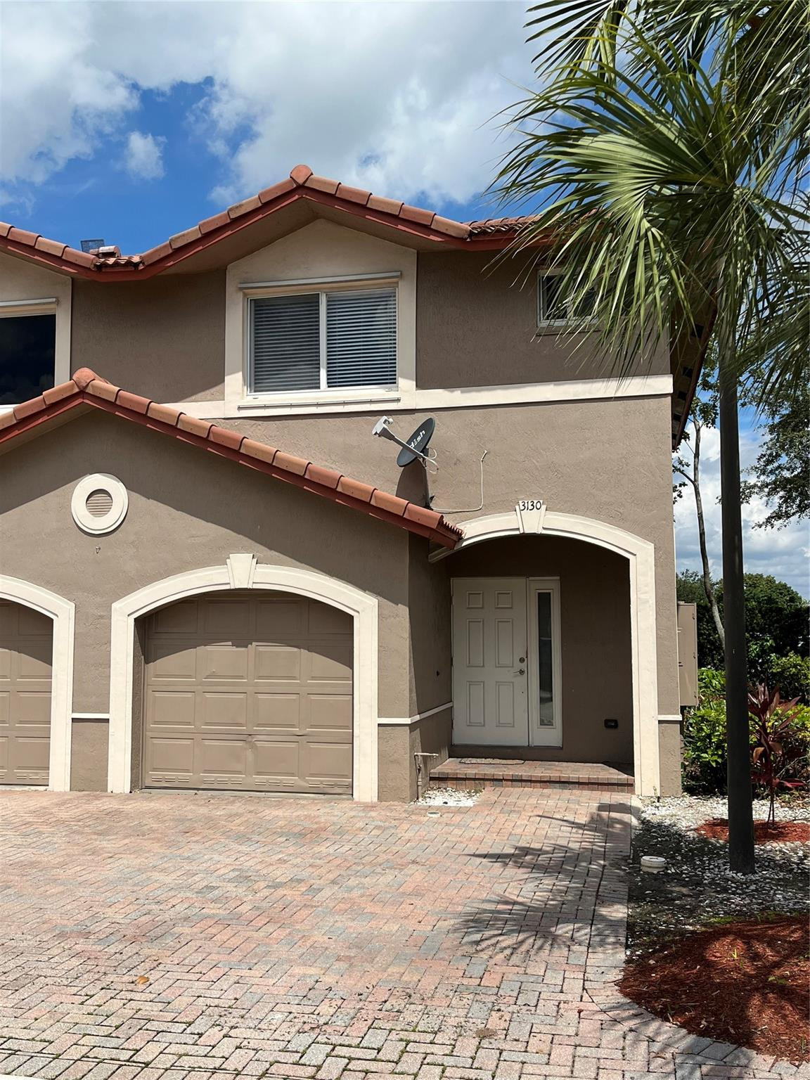 Coral Park Twnhms West Co - Residential Lease