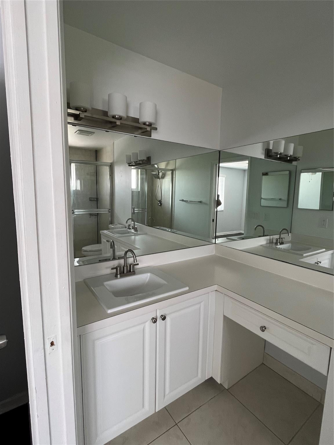 Coral Park Twnhms West Co - Residential Lease