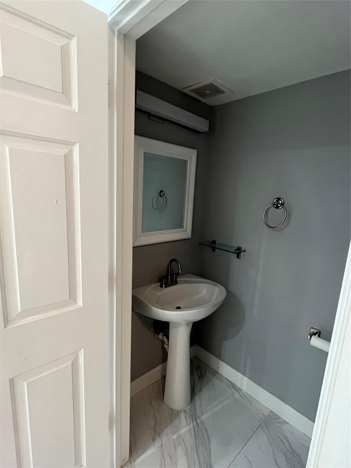 Coral Park Twnhms West Co - Residential Lease