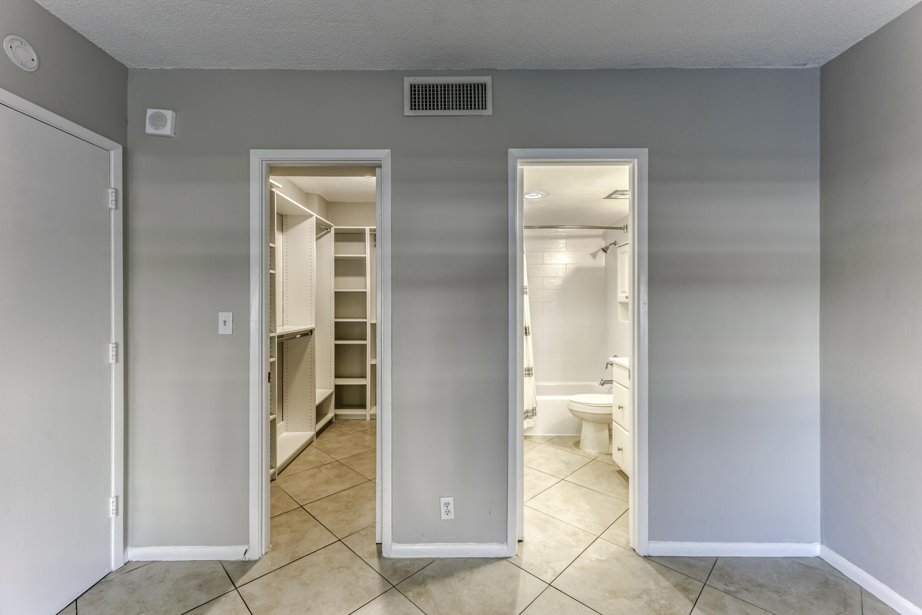 LAUDERDALE TOWER CONDO - Residential Lease