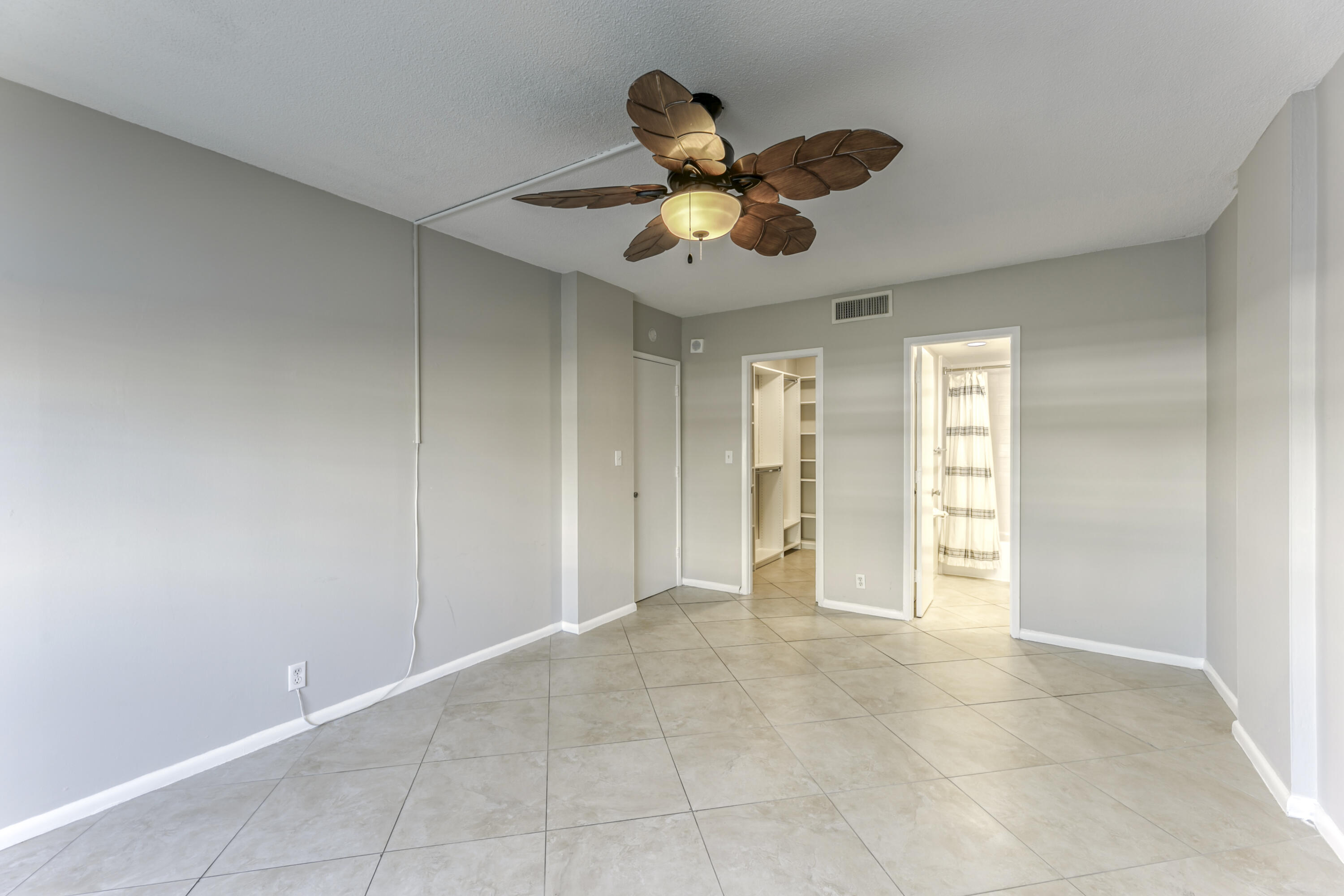 LAUDERDALE TOWER CONDO - Residential Lease